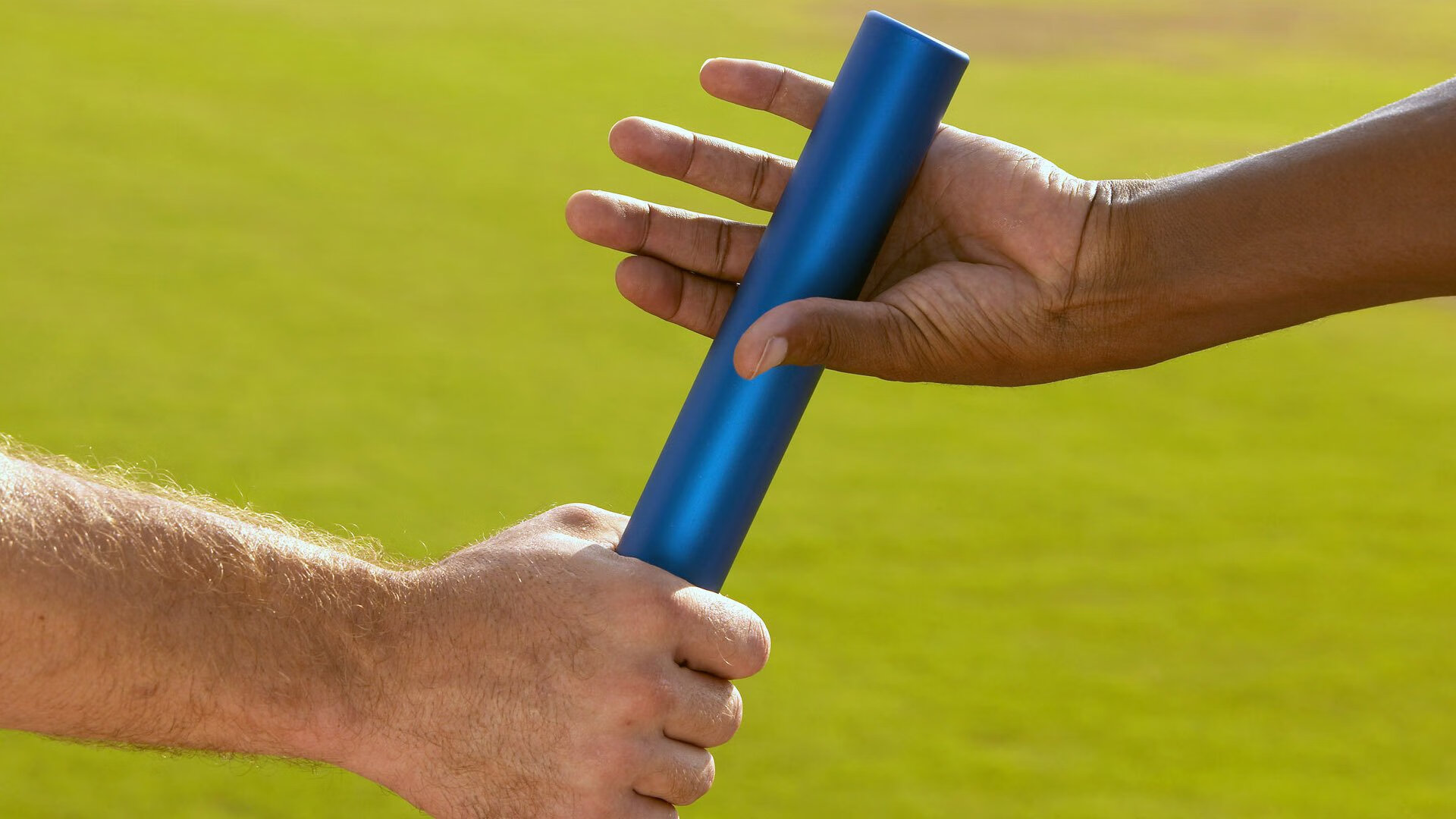 掩护战术在快节奏进攻中的适用场景分析，掩护配合战术的方法和运用